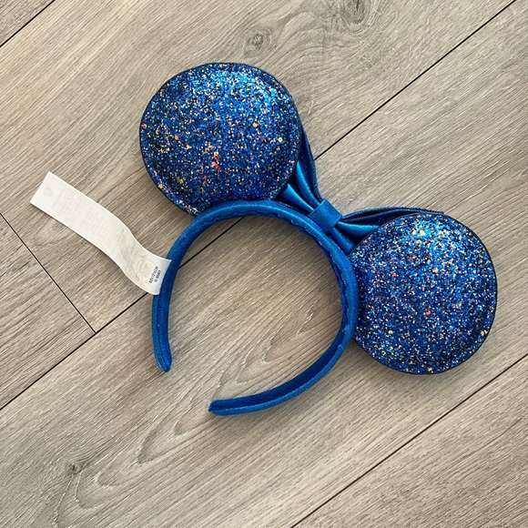 GUC Disney Wishes Come True Lounge Fly Mini Backpack & Minnie Ears - Picture 3 of 5